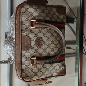 Woman's GUCCII bag